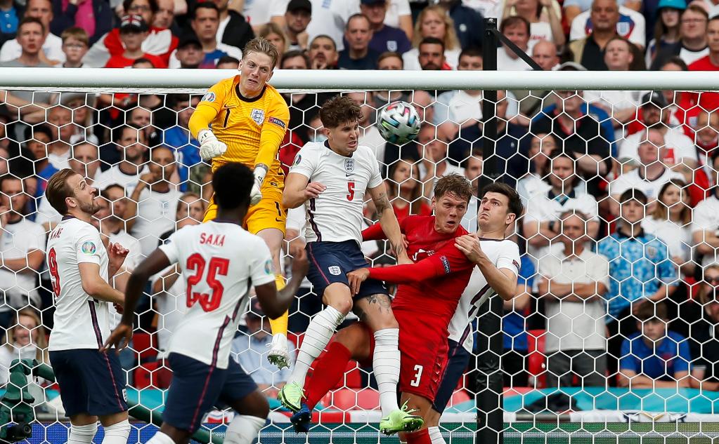  弗里克率队逆转战胜波鸿